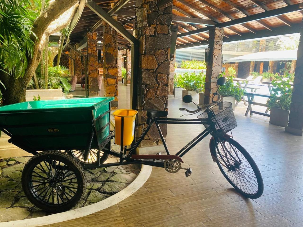 The Full Moon Hotel Katunayake Exterior photo
